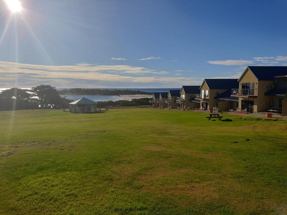 Diamond Island Resort, Restaurant & Bar And Penguin Show Resort